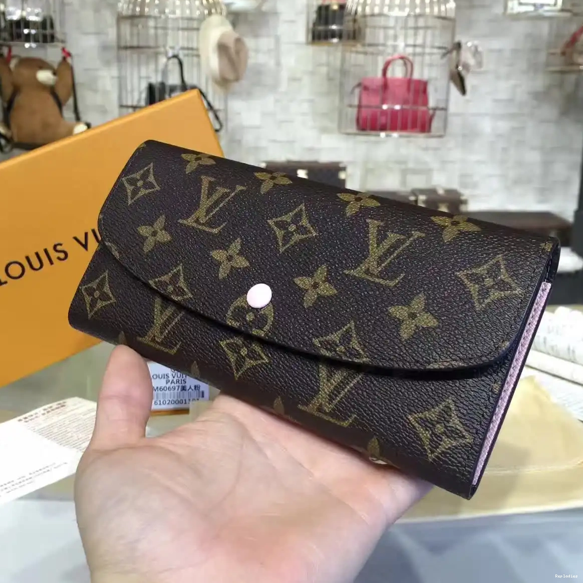 Cheap Louis EMILIE Vuitton 0611